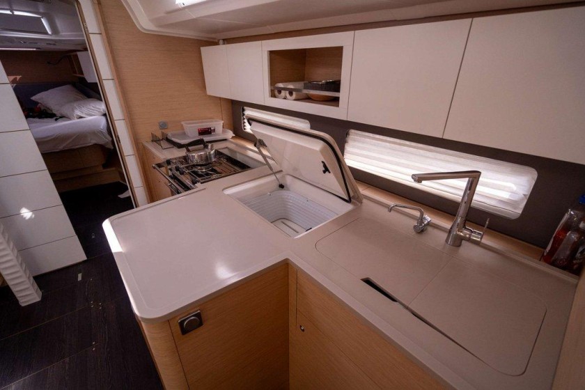 Dufour 41 - Boatscribe.com