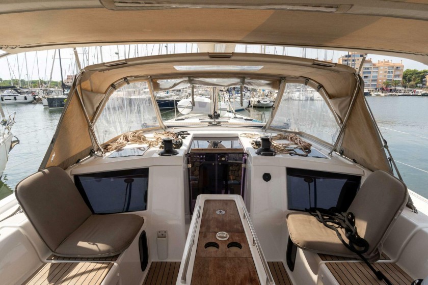 Dufour 430 - Boatscribe.com
