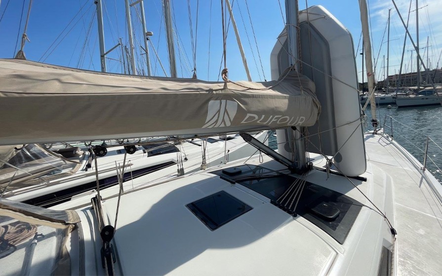 Dufour 430 - Boatscribe.com