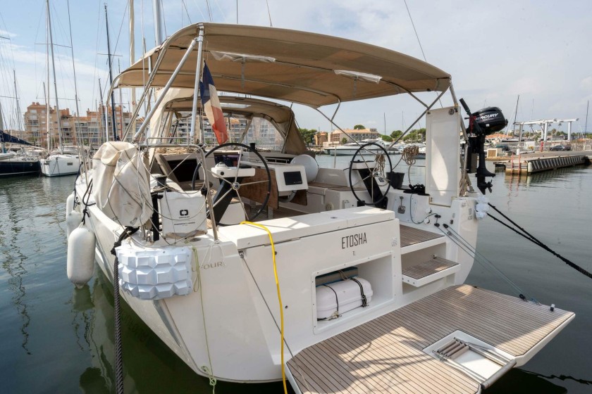 Dufour 430 - Boatscribe.com