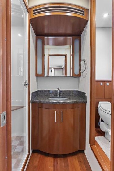Sea Ray 60 Sundancer - Boatscribe.com
