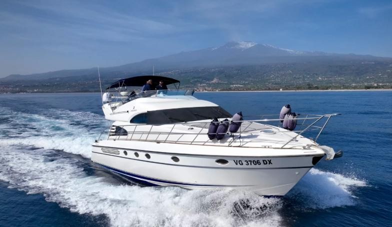 Fairline Squadron 55 - Boatscribe.com