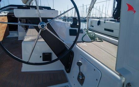 Dufour 430 - Boatscribe.com