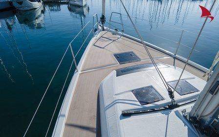 Dufour 430 - Boatscribe.com