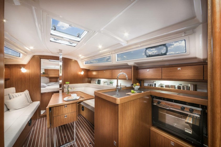 Bavaria 34 Cruiser - Boatscribe.com