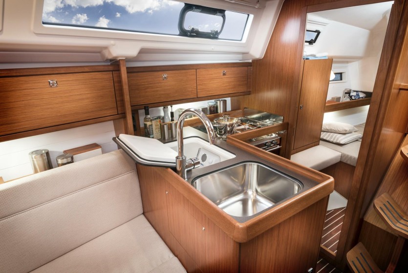 Bavaria 34 Cruiser - Boatscribe.com