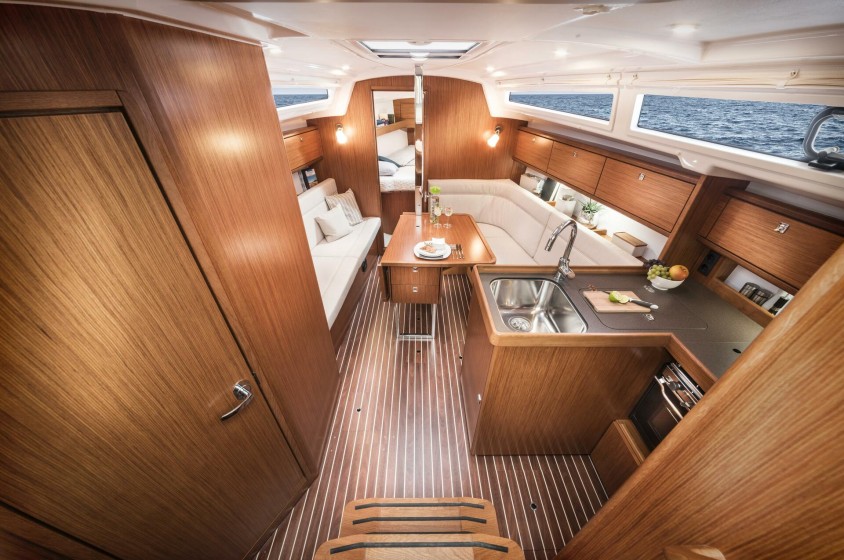 Bavaria 34 Cruiser - Boatscribe.com