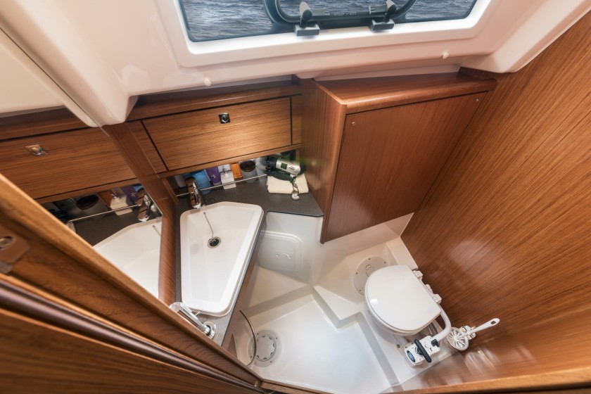 Bavaria 34 Cruiser - Boatscribe.com