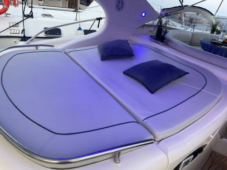 Atlantis 47 - Boatscribe.com