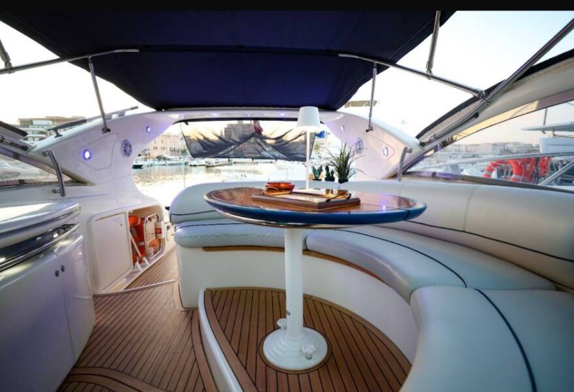Atlantis 47 - Boatscribe.com