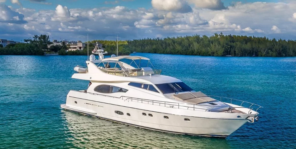 Ferretti 730 - Boatscribe.com