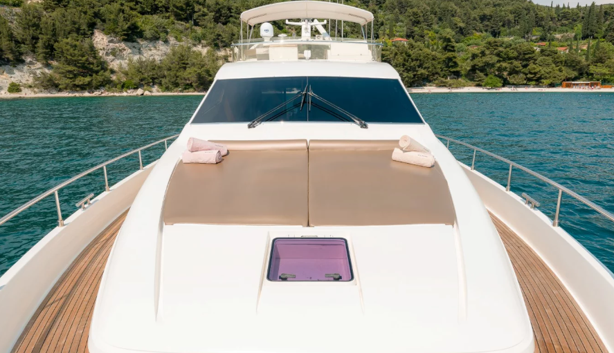 Ferretti 730 - Boatscribe.com