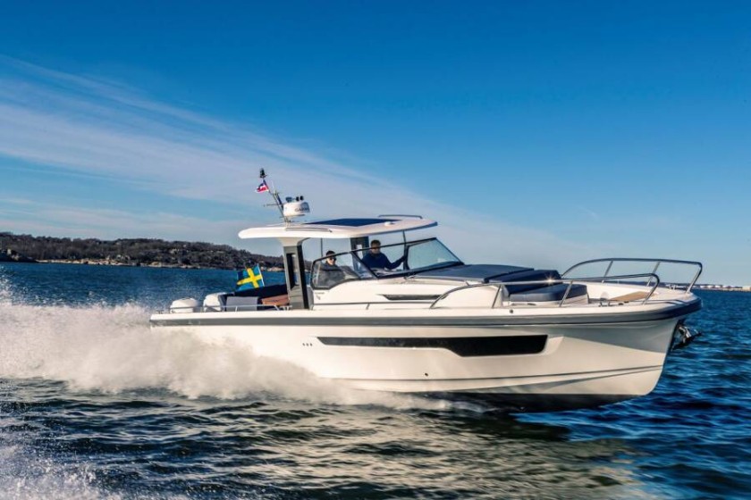 Nimbus Tender T11 - Boatscribe.com