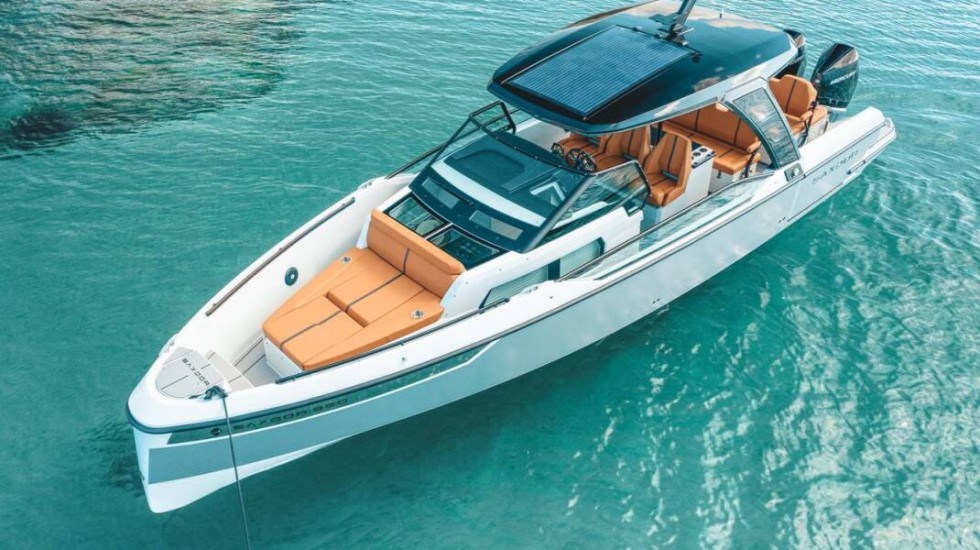 Saxdor 320 GTO - Boatscribe.com