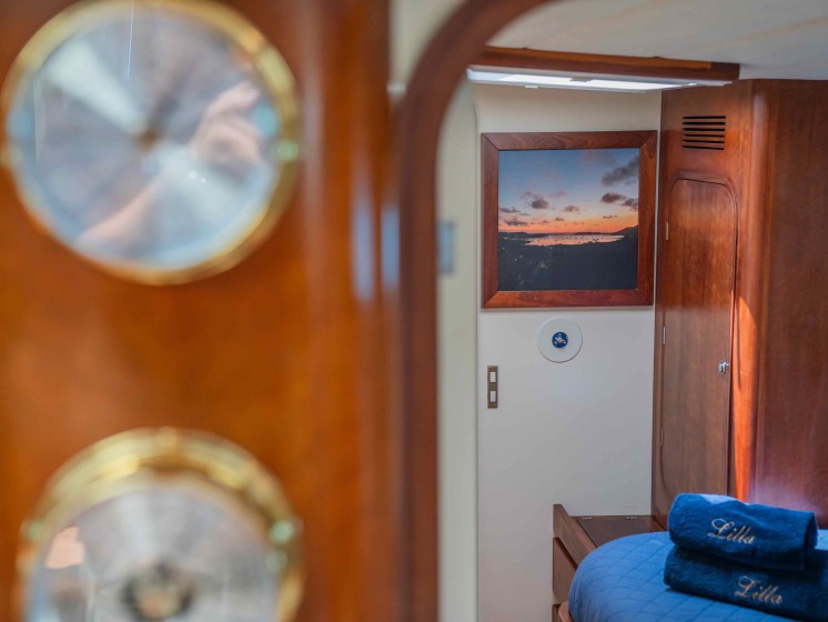 CNB 76 - Boatscribe.com