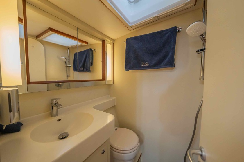 CNB 76 - Boatscribe.com