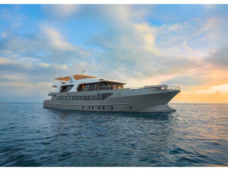 Luxury Motor Yacht - Boatscribe.com