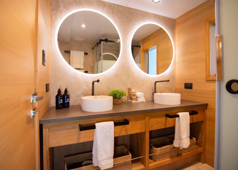 Luxury Motor Yacht - Boatscribe.com
