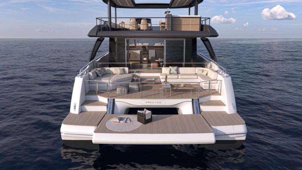 Prestige M7 - Boatscribe.com