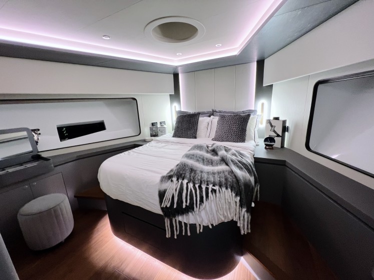 Luxury Motor Yacht - Boatscribe.com