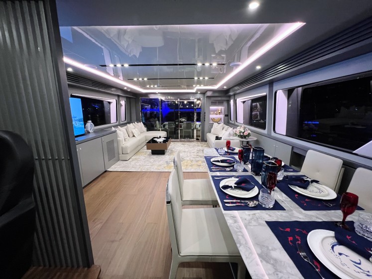 Luxury Motor Yacht - Boatscribe.com