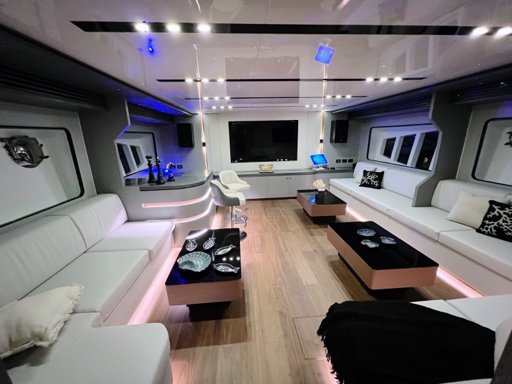 Luxury Motor Yacht - Boatscribe.com