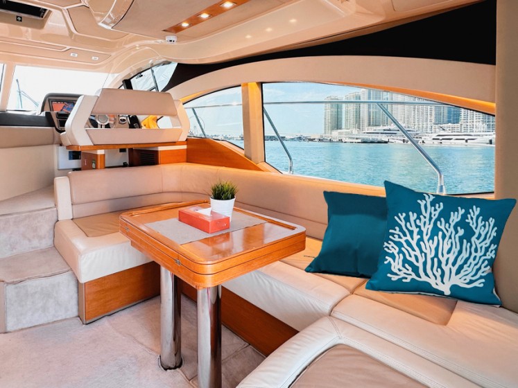 Azimut 50 - Boatscribe.com
