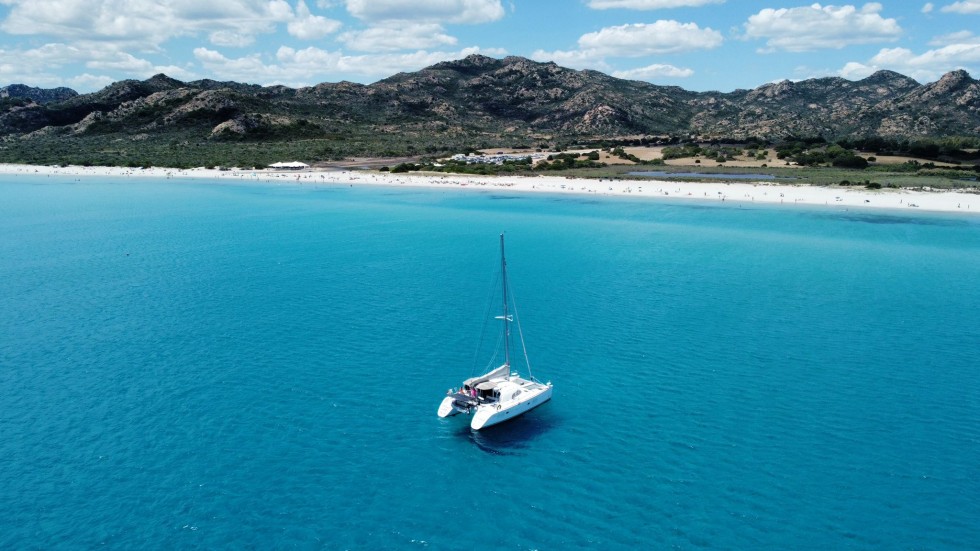 Lagoon 380 S2 - Boatscribe.com
