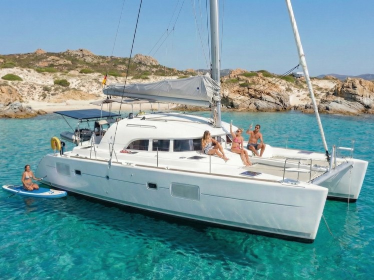 Lagoon 380 S2 - Boatscribe.com