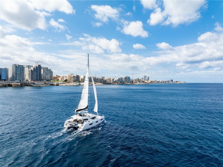 Lagoon 46 - Boatscribe.com