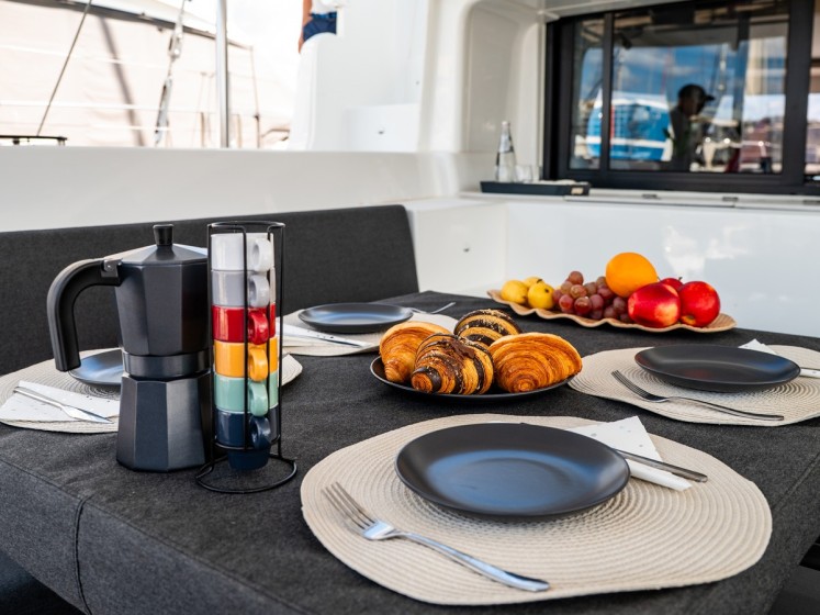 Lagoon 46 - Boatscribe.com