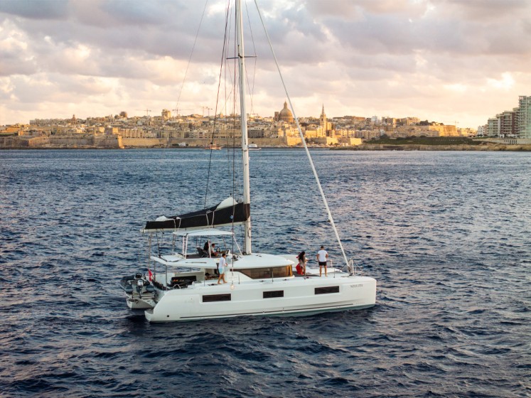 Lagoon 46 - Boatscribe.com