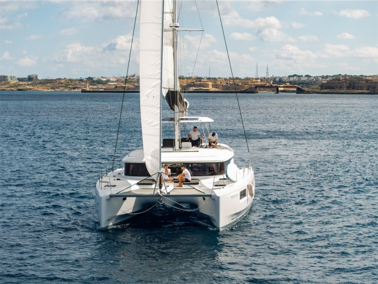 Lagoon 46 - Boatscribe.com