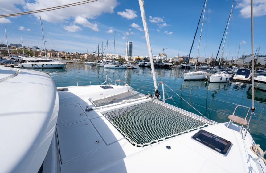 Lagoon 42 - Boatscribe.com