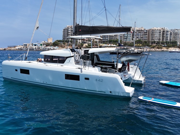 Lagoon 42 - Boatscribe.com