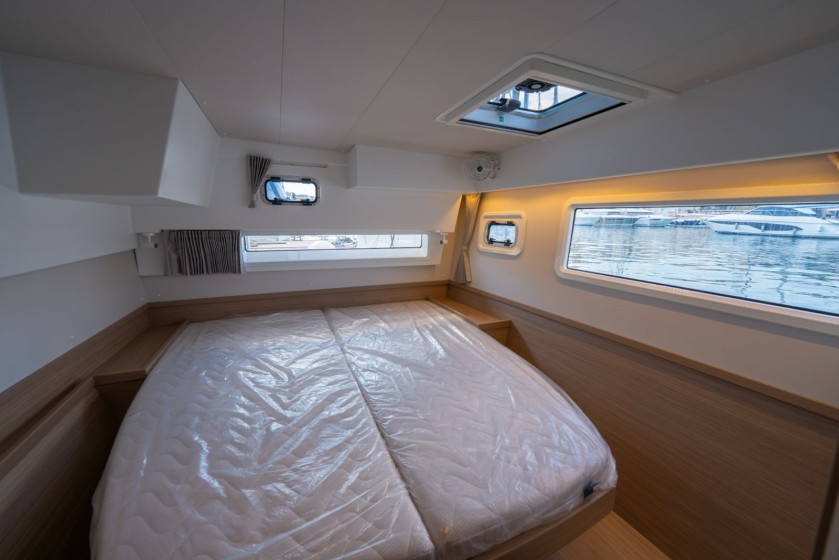 Lagoon 42 - Boatscribe.com