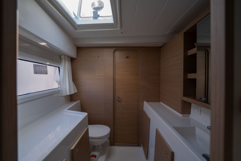 Lagoon 42 - Boatscribe.com