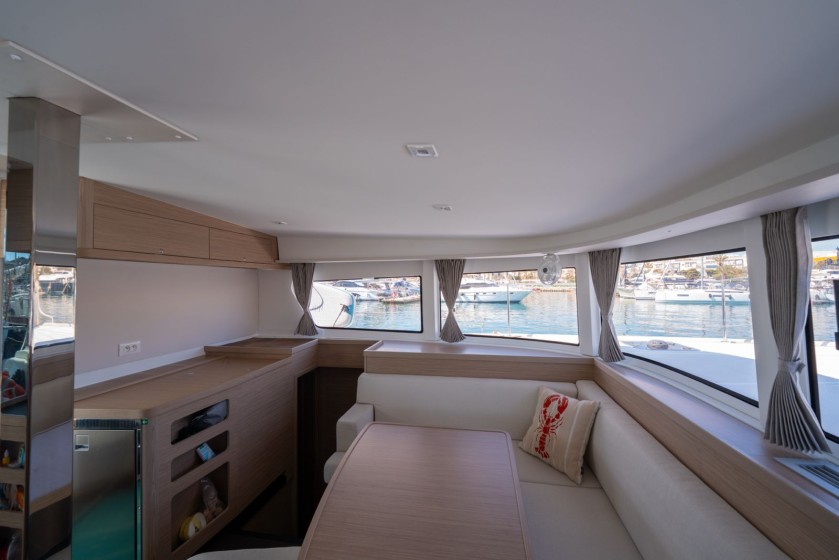 Lagoon 42 - Boatscribe.com