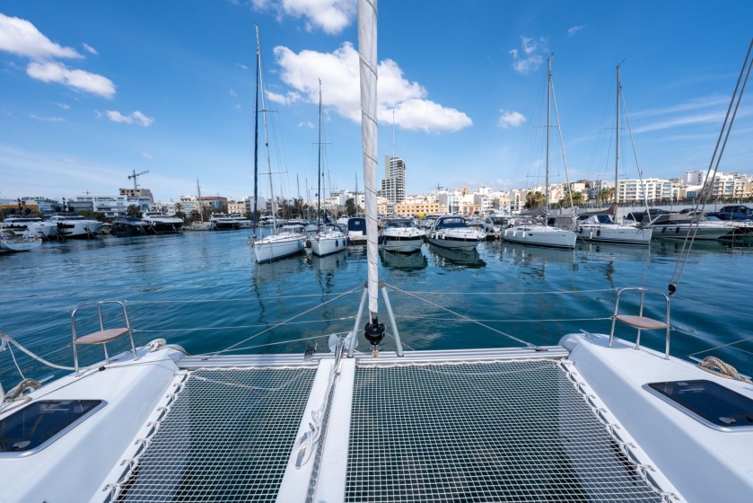 Lagoon 42 - Boatscribe.com