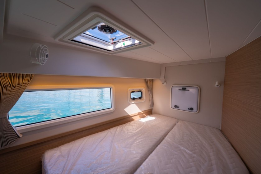 Lagoon 42 - Boatscribe.com