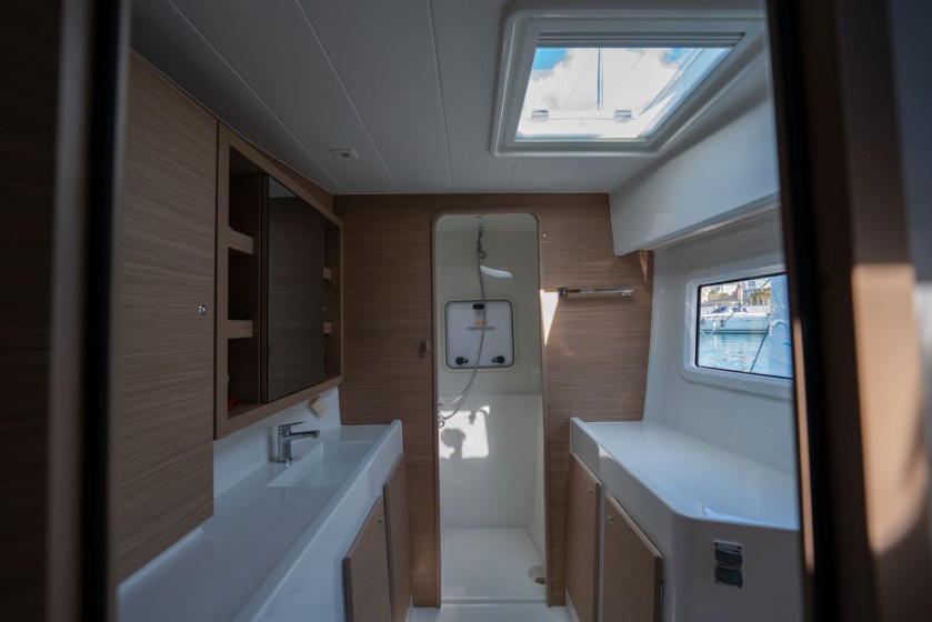 Lagoon 42 - Boatscribe.com