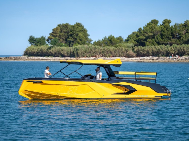 Motorboat - Boatscribe.com