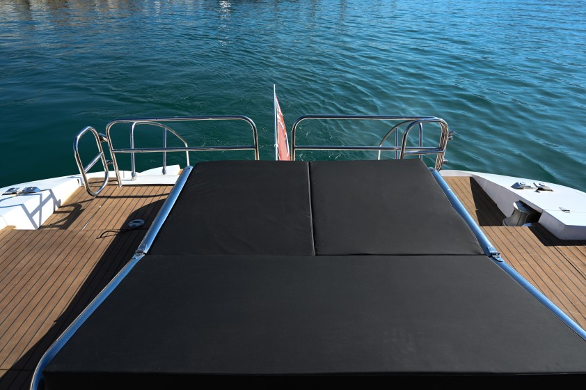 Leopard 24M - Boatscribe.com