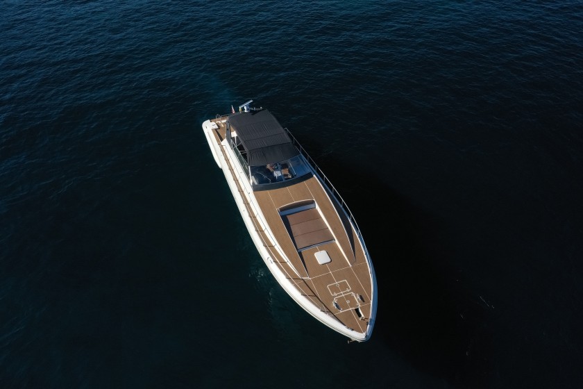 Leopard 24M - Boatscribe.com