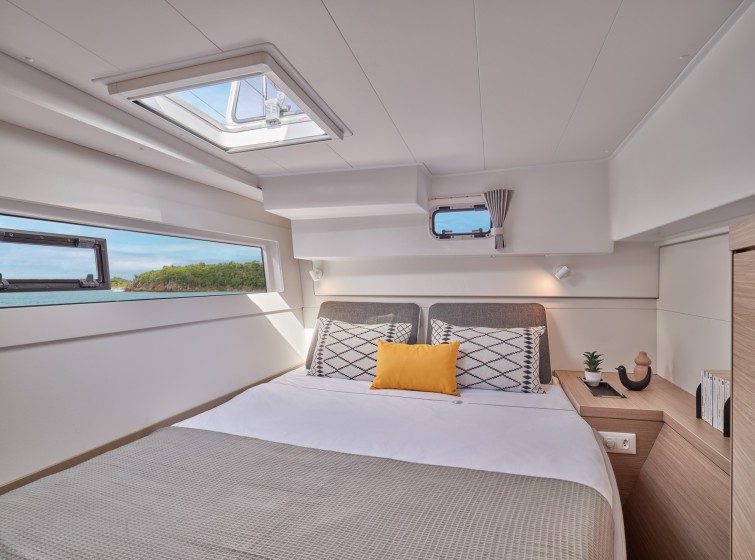 Lagoon 40 - Boatscribe.com