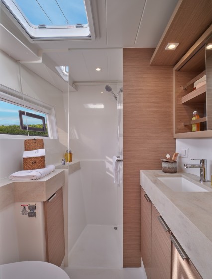 Lagoon 40 - Boatscribe.com