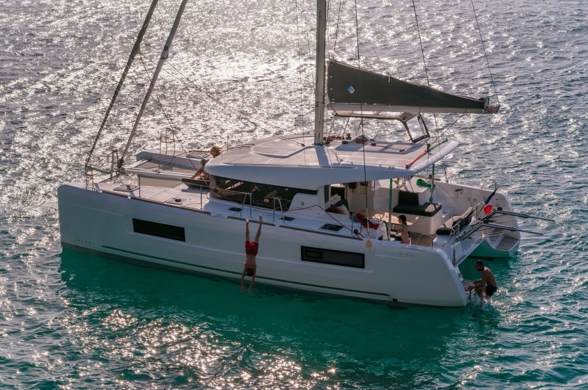 Lagoon 40 - Boatscribe.com