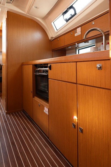 Bavaria Cruiser 41S - Boatscribe.com