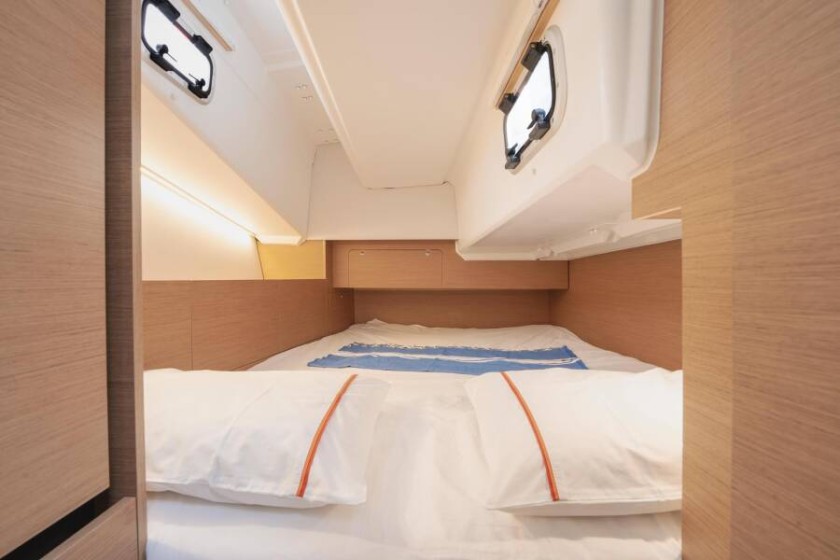 Sun Odyssey 350 - Boatscribe.com