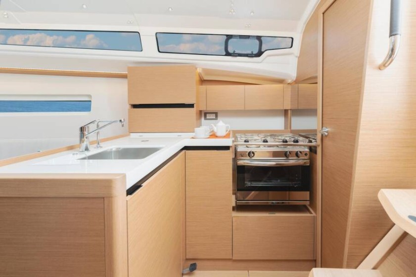 Sun Odyssey 350 - Boatscribe.com